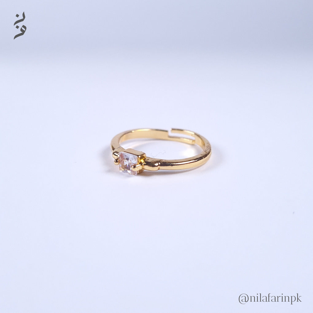 Adjustable Gold Horizontal Solitaire Ring
